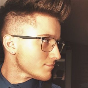 Meet your Posher, Chris